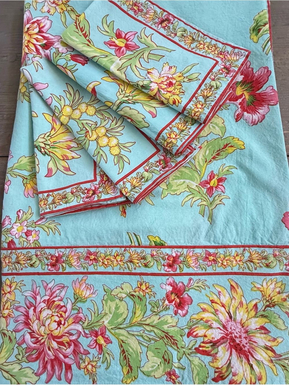 April Cornell Dahlia Days Tablecloth 60”x86” & 4 Napkins - Picture 12 of 12